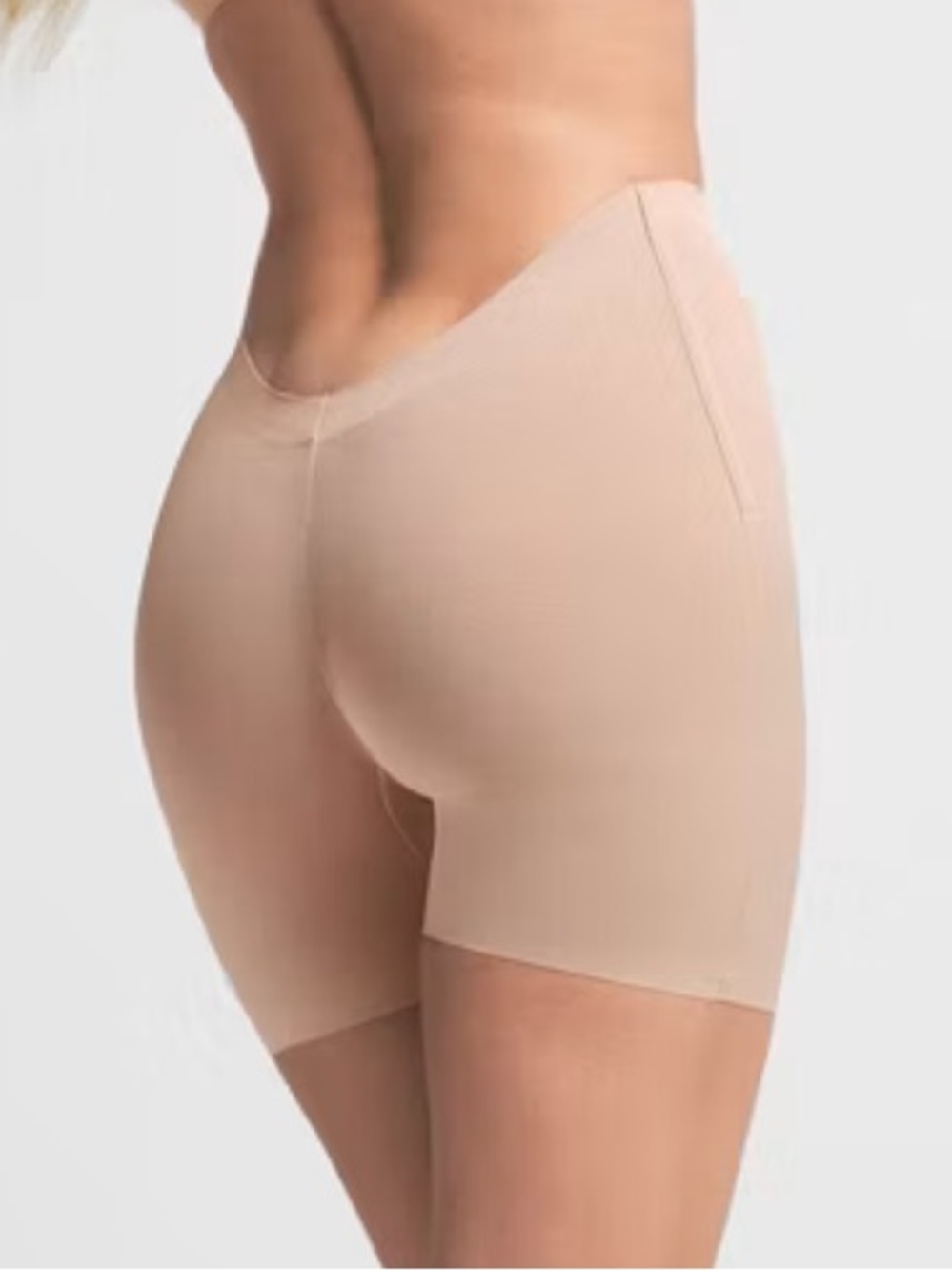 Skims Nude Low Back Shaping Shorts Size Small Mid thigh smoothing Shapewear